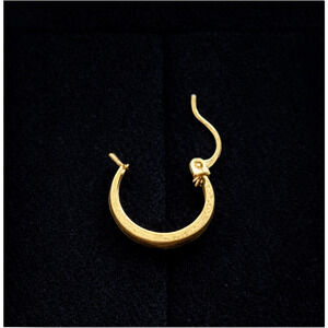 14K Yellow Gold Hoop Earring Single 0.5g Small Hinged Diamond Cut